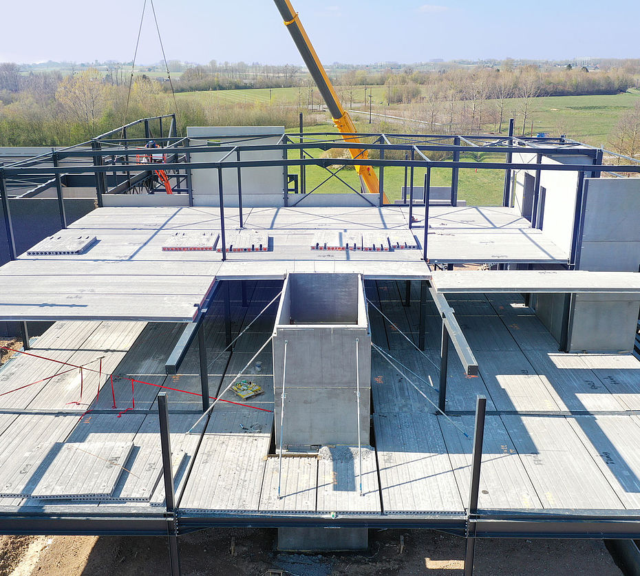 MD Beton Belgische Betonfabrik schließt Marktlücke mit einzigartigen spannbeton - bodenelementen von 2,4m 